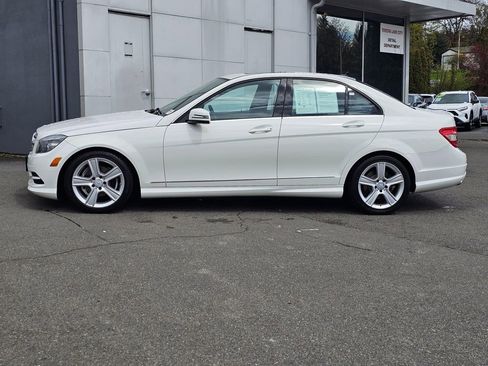 Used 2011 Mercedes-Benz C 300 4MATIC Sedan image 4