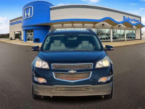 Used 2010 Chevrolet Traverse LT w/ Personal Connectivity Package image 3
