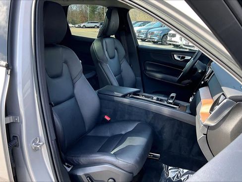 Certified 2023 Volvo XC60 B5 Plus w/ Climate Package image 8