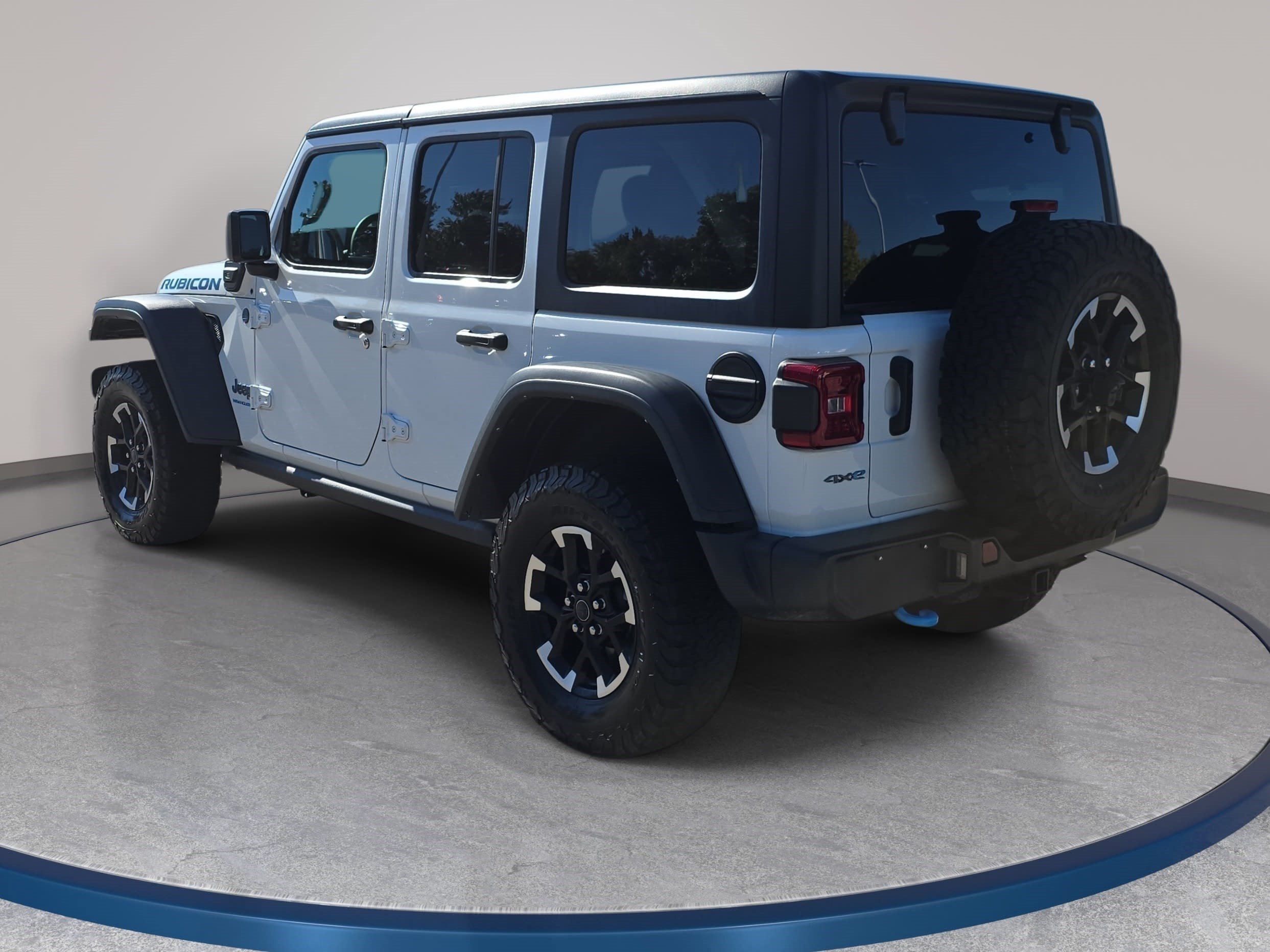 Used 2024 Jeep Wrangler Unlimited Rubicon 4xe AWD/4WD image 6