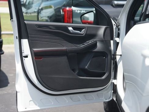 Used 2025 Ford Escape ST-Line w/ Tech Pack #1 FWD image 30
