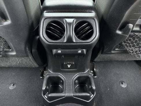 Used 2021 Jeep Wrangler Unlimited Rubicon AWD/4WD image 21