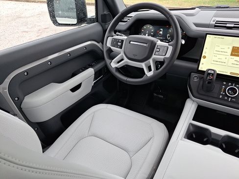 New 2026 Land Rover Defender 110 X-Dynamic SE AWD/4WD image 12