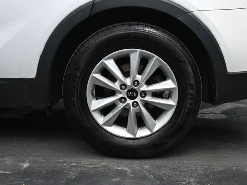 Used 2020 Kia Sorento FWD V6 image 12