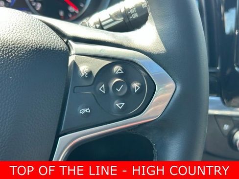 Used 2023 Chevrolet Traverse High Country image 24