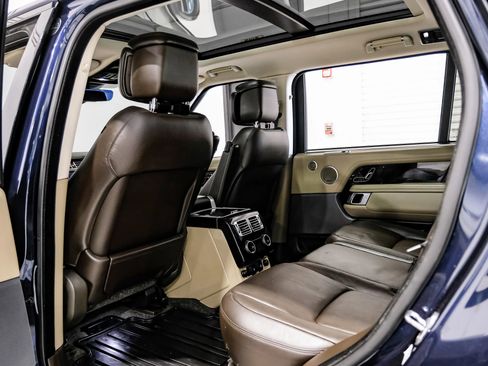 Used 2018 Land Rover Range Rover Long Wheelbase Supercharged image 39