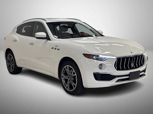 Used 2022 Maserati Levante GT image 3