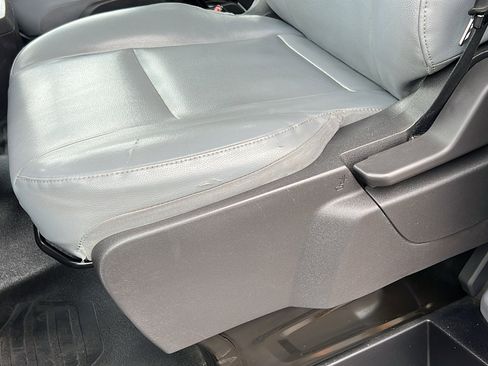 Used 2017 Ford Transit 350 XL image 18