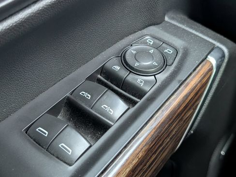 Used 2020 Chevrolet Silverado 1500 High Country w/ Technology Package AWD/4WD image 19