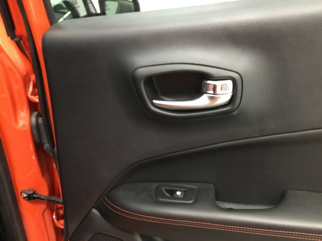 Used 2020 Jeep Compass Trailhawk w/ Leather Interior Group AWD/4WD image 20