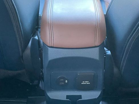 Used 2022 Ford Maverick Lariat w/ Lariat Luxury Package image 25