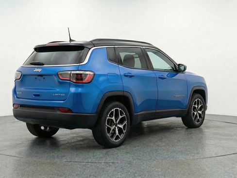 Used 2025 Jeep Compass Limited image 9
