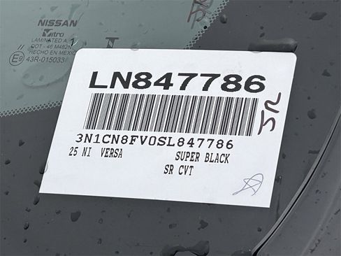 Used 2025 Nissan Versa SR w/ Trunk Package image 31