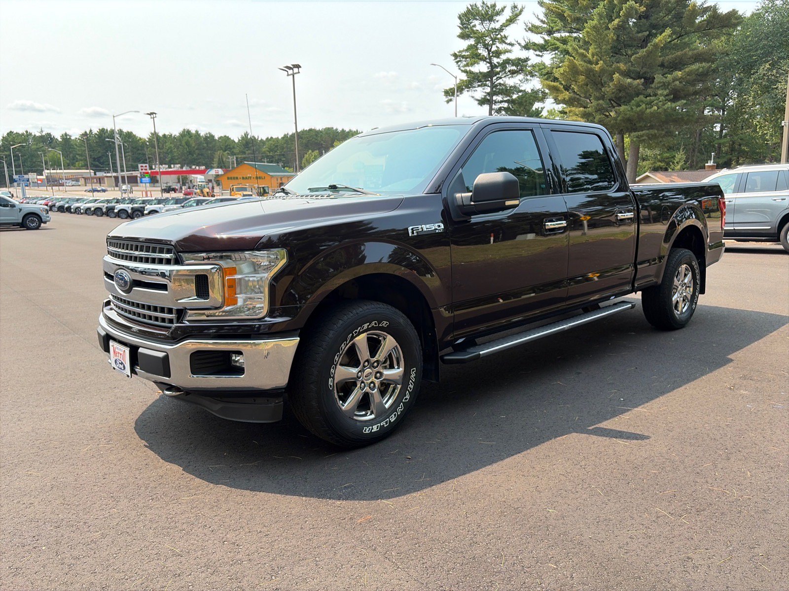 Used 2018 Ford F150 XLT w/ Equipment Group 302A Luxury AWD/4WD image 3
