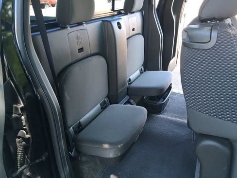 Used 2012 Nissan Frontier SV w/ Sport Appearance Pkg AWD/4WD image 26