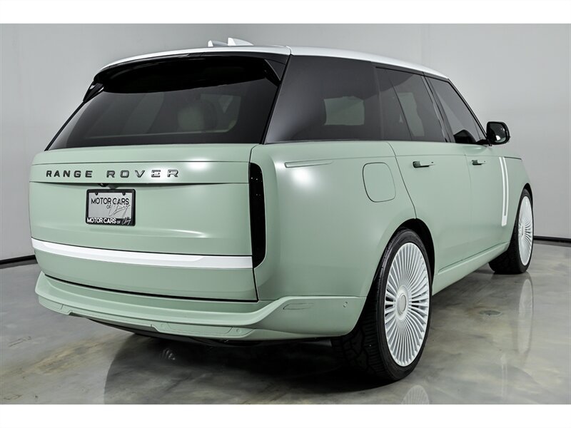 Used 2023 Land Rover Range Rover SE AWD/4WD image 9