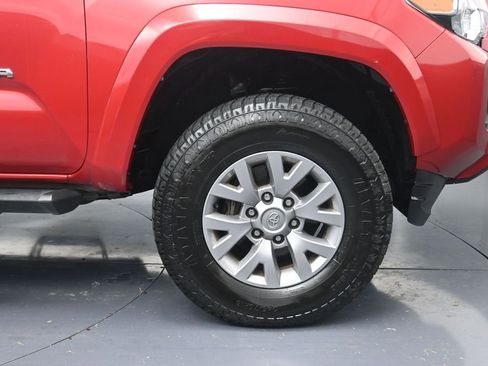 Used 2019 Toyota Tacoma SR5 RWD image 5