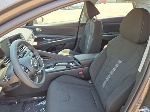 New 2026 Hyundai Elantra SE FWD image 23