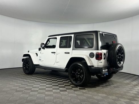 Used 2022 Jeep Wrangler Unlimited Sahara image 11