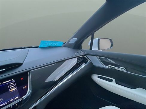 Used 2024 Cadillac XT6 Sport w/ Technology Package image 33