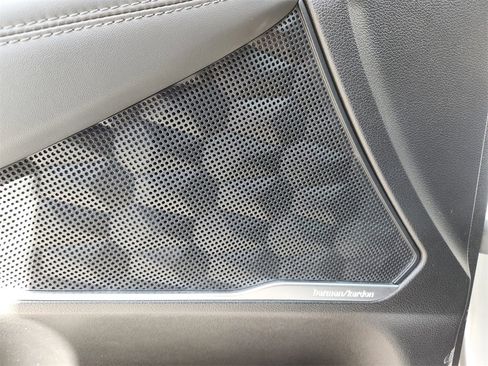 Used 2021 Hyundai Santa Fe Limited w/ Cargo Package image 18