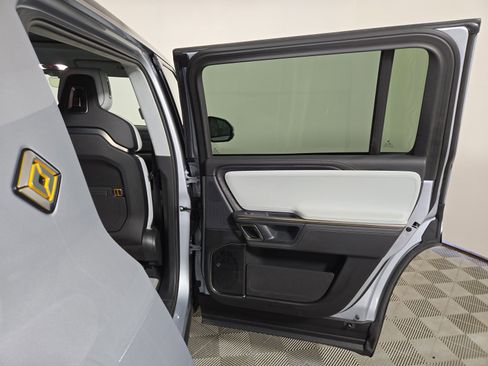 Used 2023 Rivian R1S Adventure AWD/4WD image 19