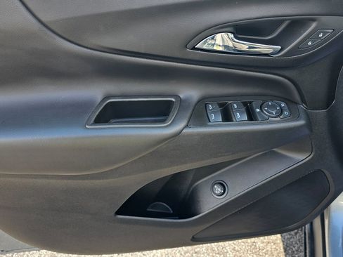 Used 2023 Chevrolet Equinox LT w/ Driver Convenience Package image 22