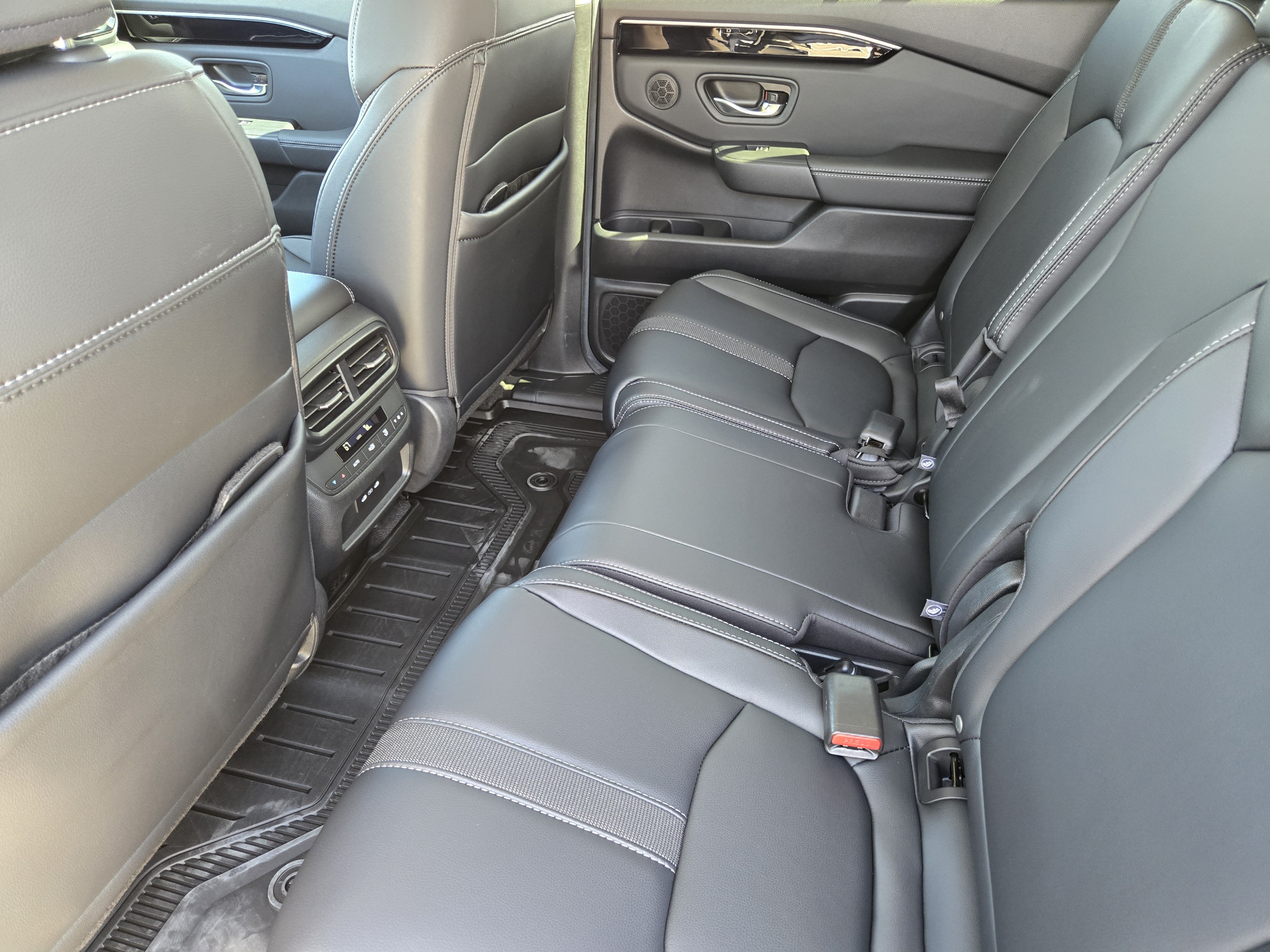 Certified 2025 Honda Pilot Touring image 30