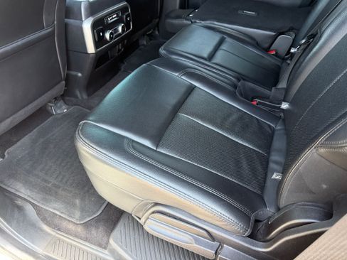 Used 2020 Ford Expedition XLT w/ Equipment Group 202A AWD/4WD image 9