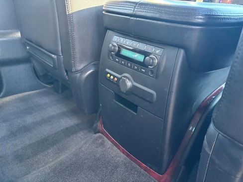 Used 2013 Cadillac Escalade Premium image 21