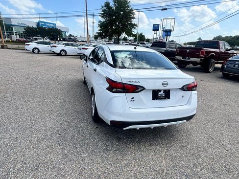 Used 2023 Nissan Versa S FWD image 17