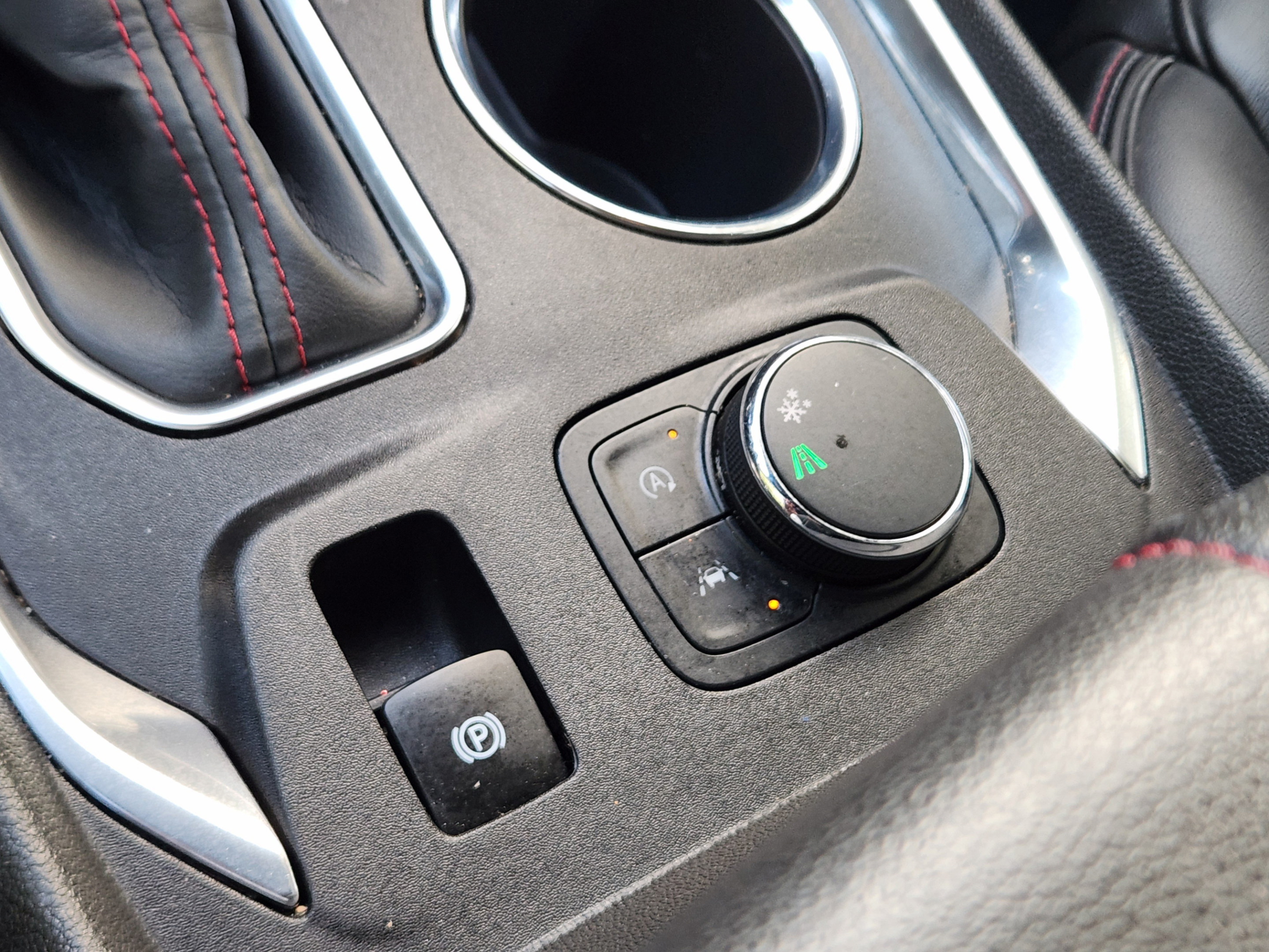 Used 2023 Chevrolet Traverse RS FWD image 13
