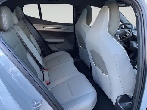 New 2026 Volvo EX30 Cross Country Ultra image 9