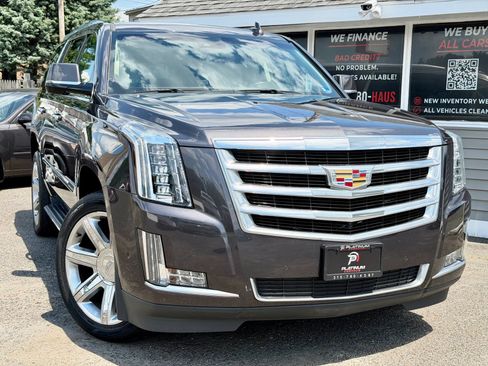 Used 2017 Cadillac Escalade Luxury AWD/4WD image 20