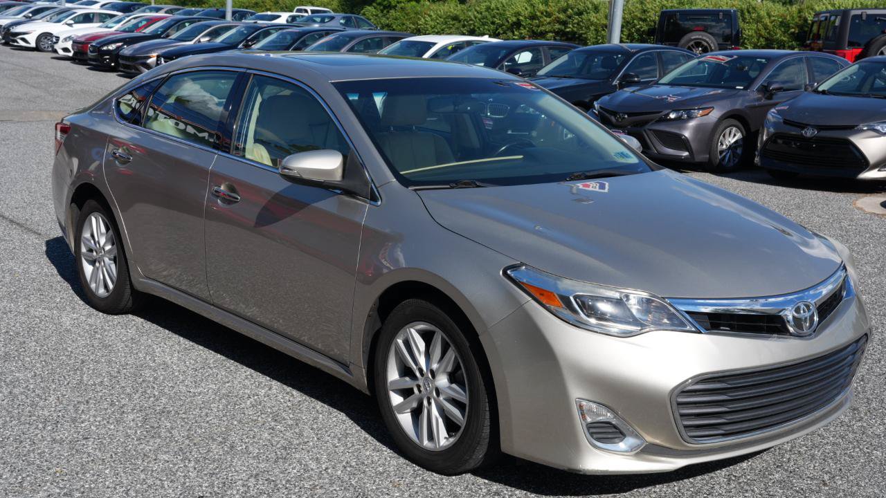 Used 2015 Toyota Avalon XLE Premium FWD image 3