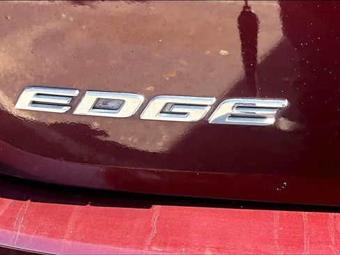 Used 2017 Ford Edge Titanium w/ Equipment Group 301A AWD/4WD image 10