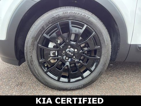Certified 2022 Kia Telluride EX w/ EX Premium Package image 10