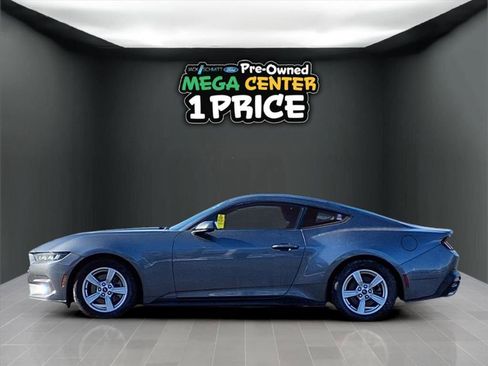 Used 2024 Ford Mustang Coupe image 3