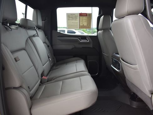 Used 2022 Chevrolet Silverado 1500 LTZ w/ LTZ Premium Package AWD/4WD image 15