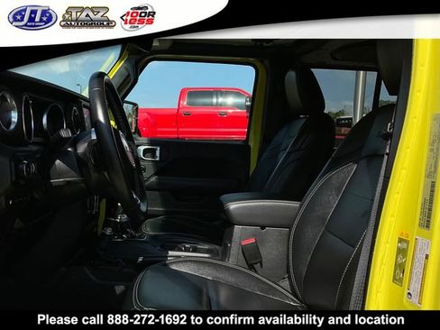 Used 2022 Jeep Wrangler Unlimited Sahara AWD/4WD image 11
