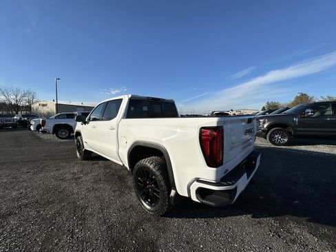 Used 2024 GMC Sierra 1500 AT4 w/ Technology Package image 9