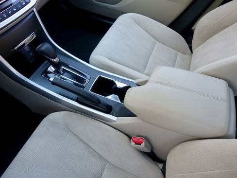 Used 2015 Honda Accord EX image 40