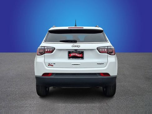 Used 2024 Jeep Compass Latitude image 5