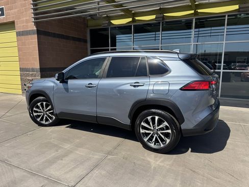 Used 2023 Toyota Corolla Cross XLE image 5