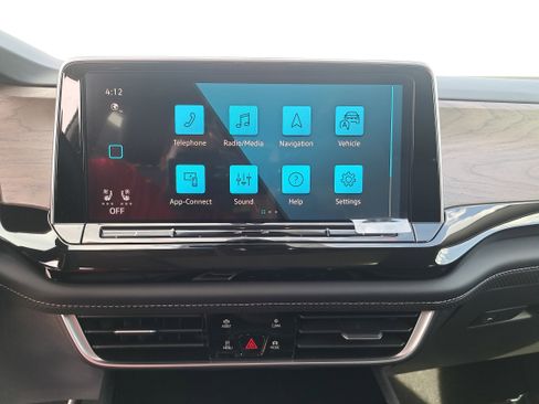 New 2026 Volkswagen Atlas SE image 24