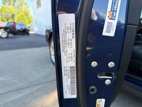 Used 2015 Dodge Challenger SXT RWD image 28