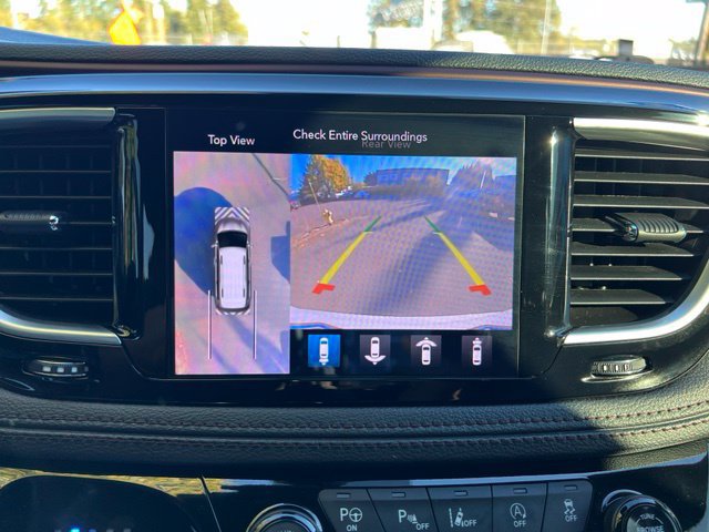 Used 2020 Chrysler Pacifica Limited FWD image 37