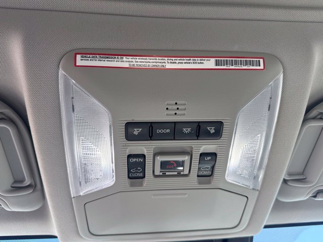 Used 2021 Toyota RAV4 XLE Premium AWD/4WD image 32