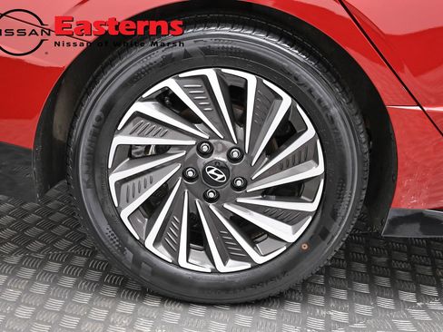 Used 2025 Hyundai Sonata SEL FWD image 30