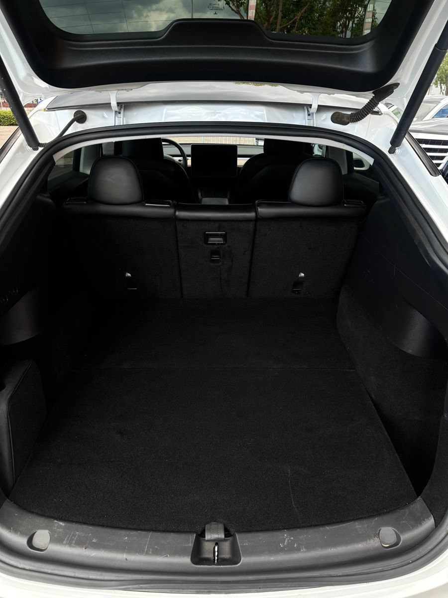 Used 2021 Tesla Model Y 2WD image 9